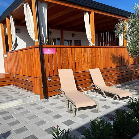 Rose Diamond - Cosy, Large, Family Mobile Home, Free Wifi And Parking Pakostane