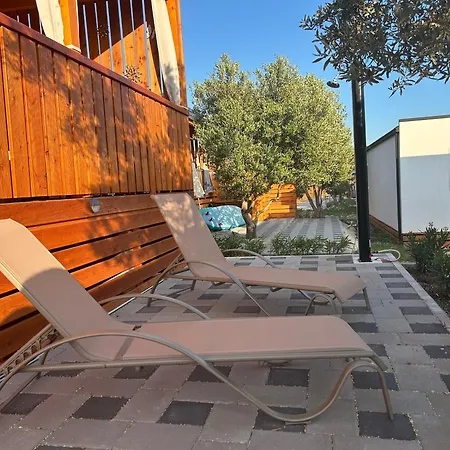 別荘 Rose Diamond - Cosy, Large, Family Mobile Home, Free Wifi And Parking Pakoštane