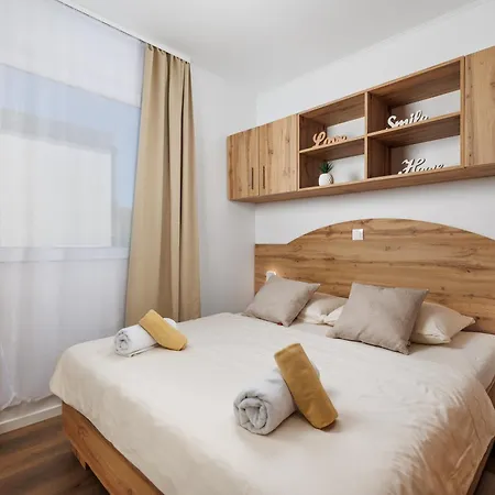 Сasa de vacaciones Rose Diamond - Cosy, Large, Family Mobile Home, Free Wifi And Parking Pakoštane