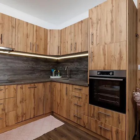 Rose Diamond - Cosy, Large, Family Mobile Home, Free Wifi And Parking Сasa de vacaciones Pakoštane