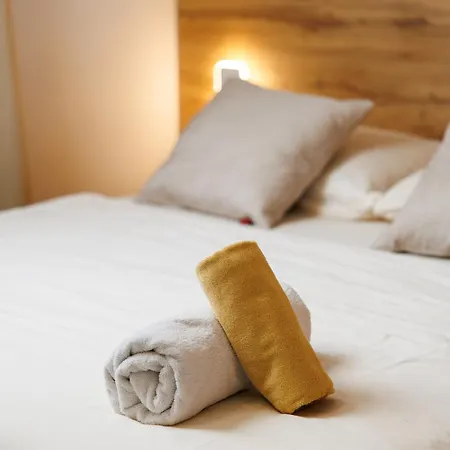Rose Diamond - Cosy, Large, Family Mobile Home, Free Wifi And Parking Pakoštane