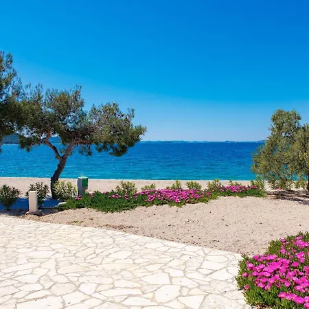 Сasa de vacaciones Rose Diamond - Cosy, Large, Family Mobile Home, Free Wifi And Parking Pakoštane