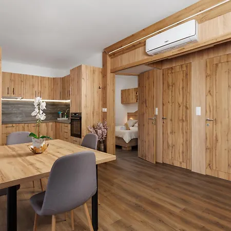Rose Diamond - Cosy, Large, Family Mobile Home, Free Wifi And Parking Pakoštane